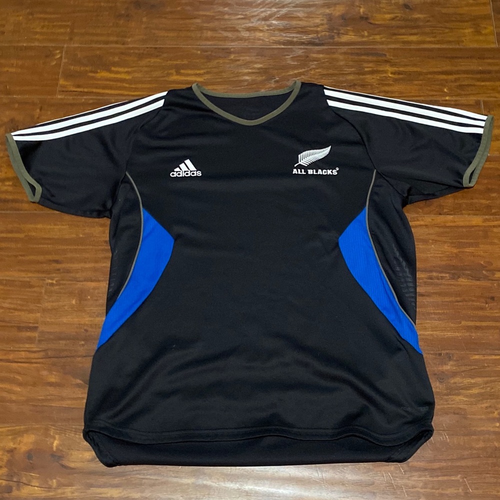 Adidas tee